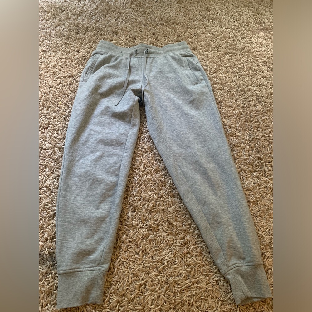 Grey joggers/sweatpants